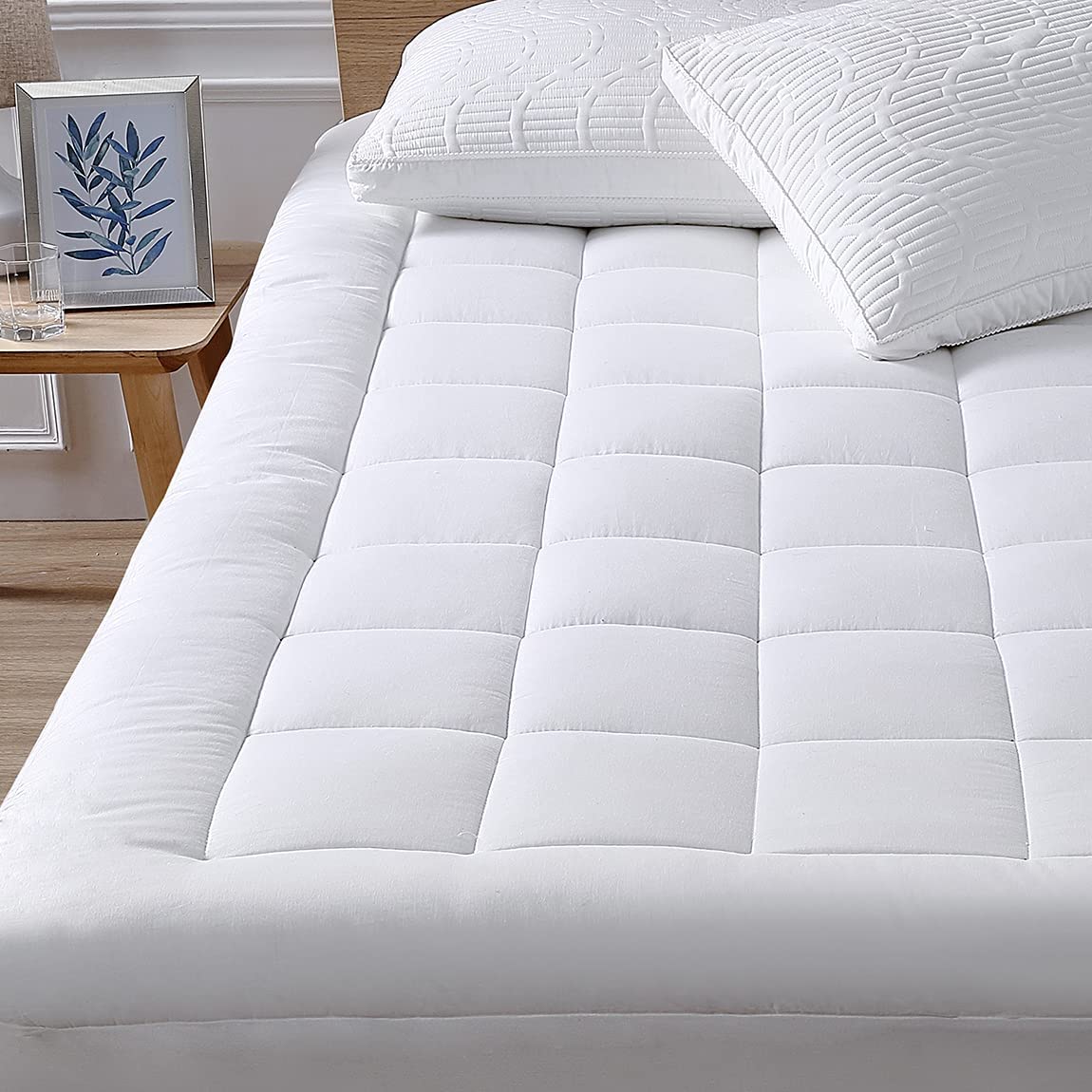  7. White Cooling Full Mattress Pad Cover with Stretches to 18-inch Deep Pocket by Oaskys 